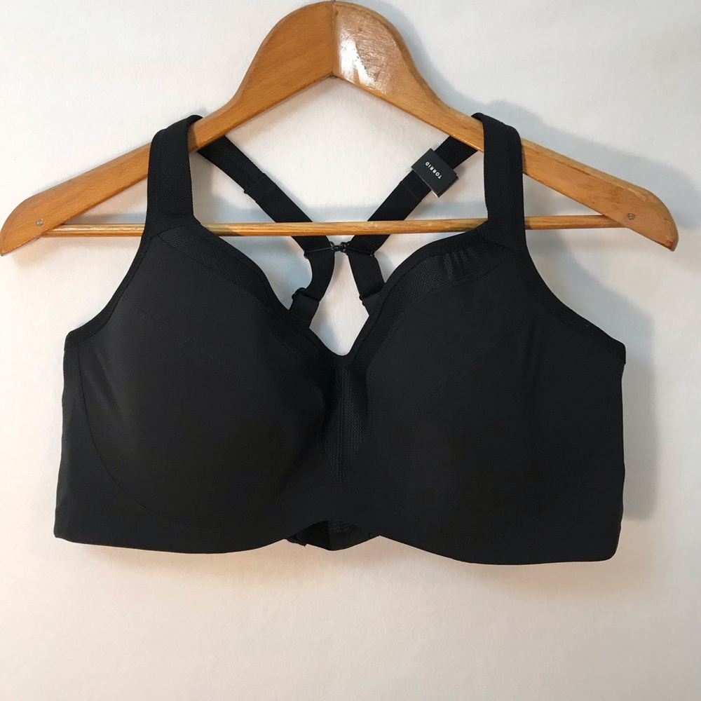 Women’s Torrid NWT Sports Bra Size 40DD